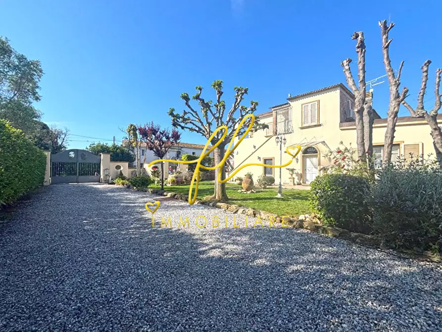 Immagine 2 di Casa bifamiliare in vendita  a Cecina