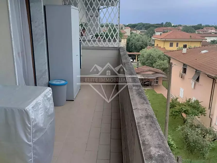 Immagine 18 di Appartamento in vendita  a Carrara