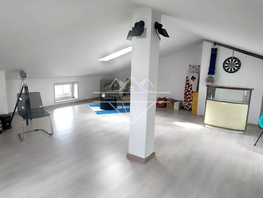 Immagine 16 di Appartamento in vendita  a Carrara