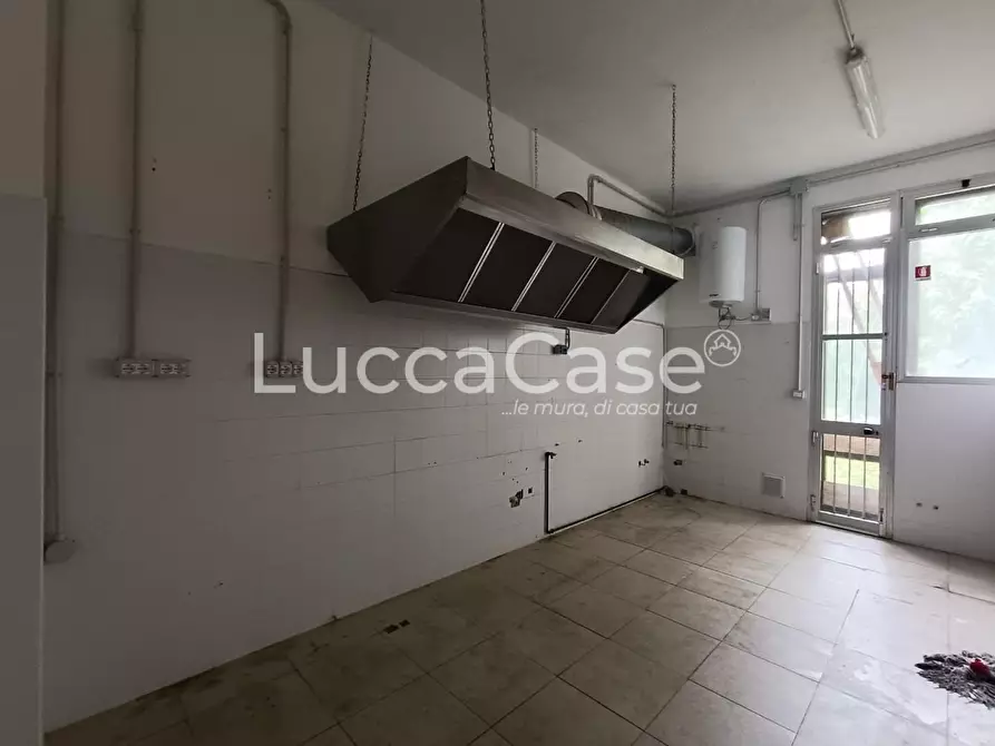 Immagine 13 di Locale commerciale in affitto  a Montecarlo