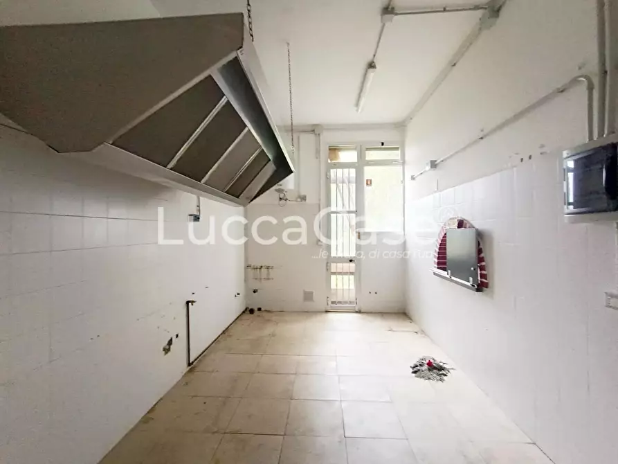 Immagine 12 di Locale commerciale in affitto  a Montecarlo