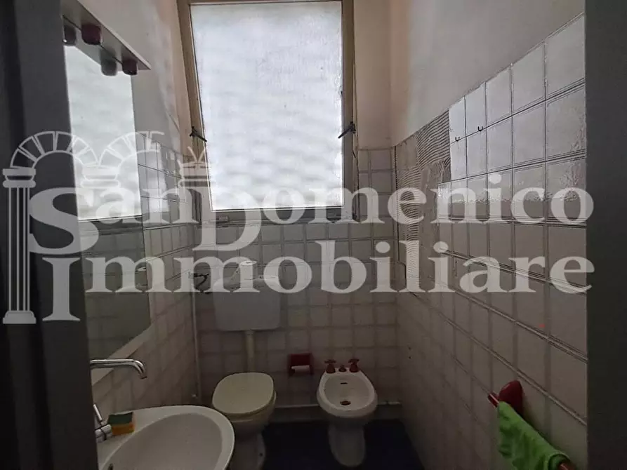 Immagine 9 di Locale commerciale in vendita  a Cascina