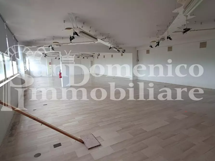 Immagine 3 di Locale commerciale in vendita  a Cascina