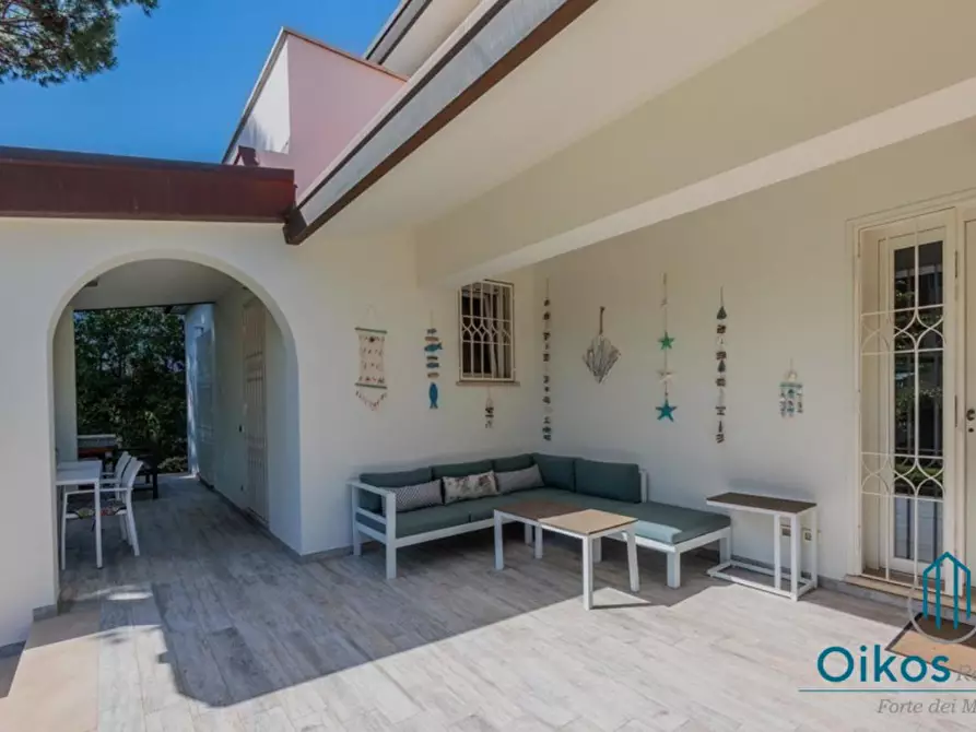 Immagine 26 di Villa in vendita  a Forte Dei Marmi