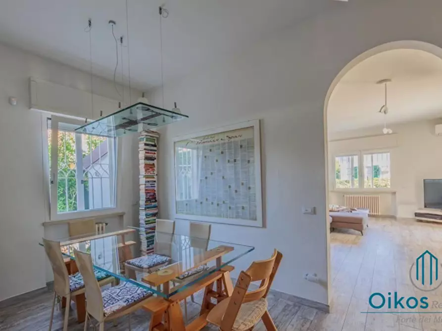 Immagine 20 di Villa in vendita  a Forte Dei Marmi