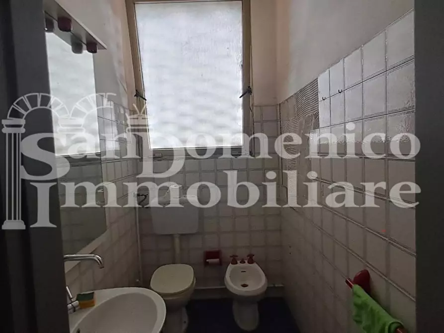 Immagine 9 di Locale commerciale in affitto  a Cascina