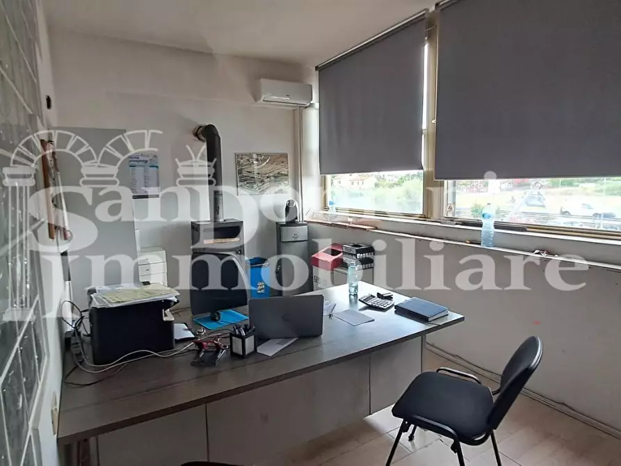 Immagine 2 di Locale commerciale in affitto  a Cascina