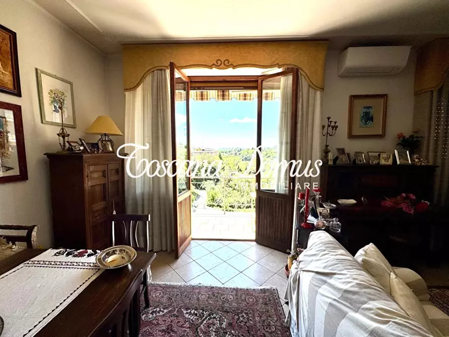 Immagine 5 di Appartamento in vendita  a Siena