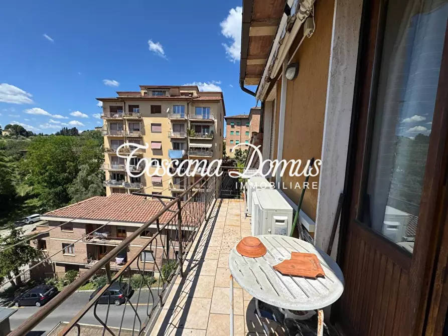 Immagine 21 di Appartamento in vendita  a Siena