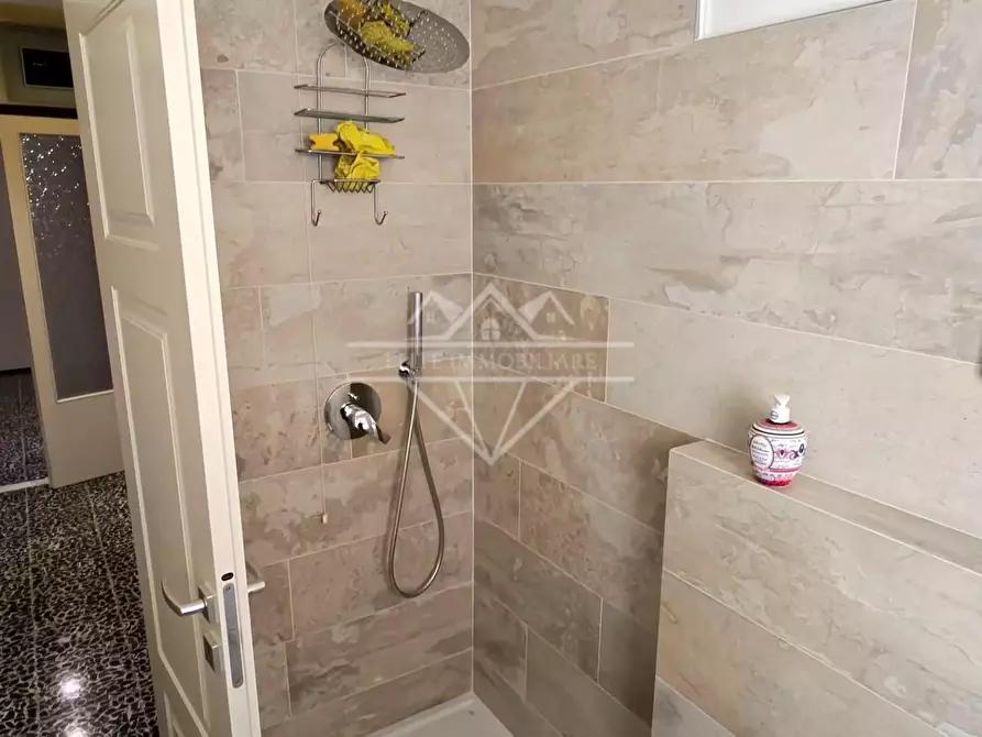 Immagine 7 di Appartamento in vendita  a Massa