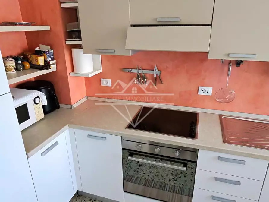 Immagine 12 di Appartamento in vendita  a Massa