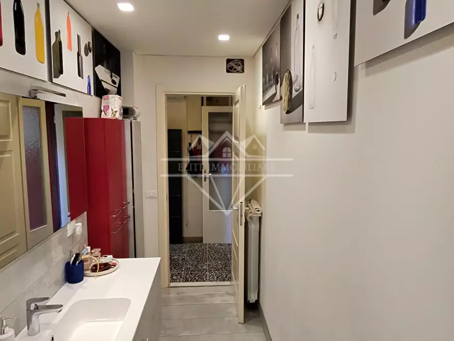 Immagine 14 di Appartamento in vendita  a Massa