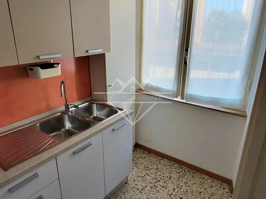 Immagine 11 di Appartamento in vendita  a Massa