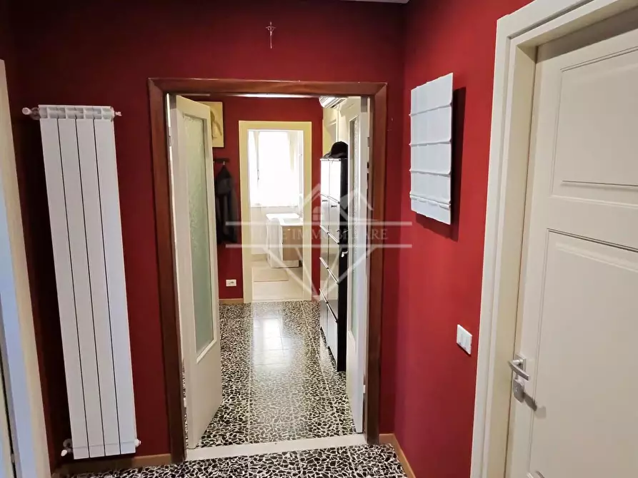 Immagine 1 di Appartamento in vendita  a Massa