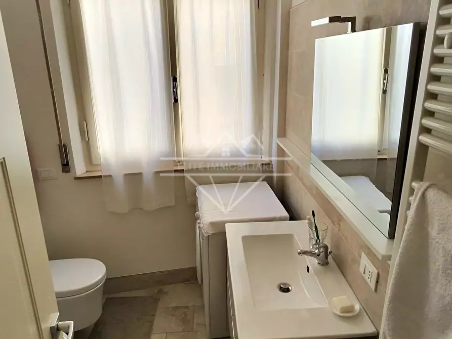 Immagine 8 di Appartamento in vendita  a Massa