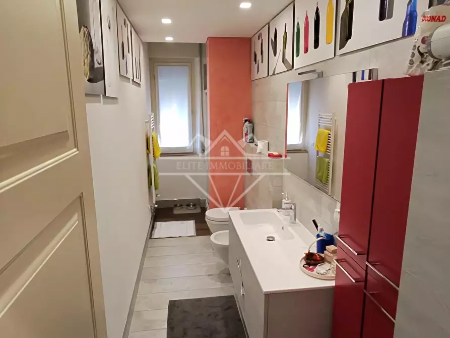 Immagine 15 di Appartamento in vendita  a Massa