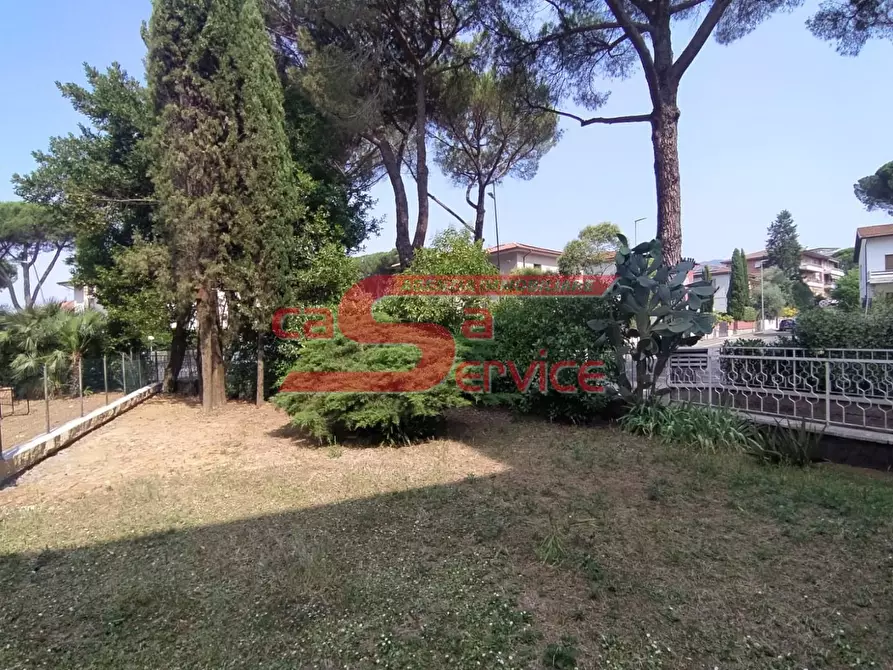 Immagine 6 di Appartamento in vendita  a Montecatini Terme