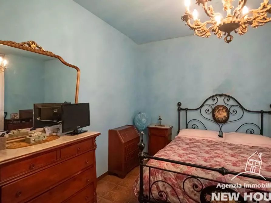 Immagine 14 di Villa in vendita  a Vecchiano