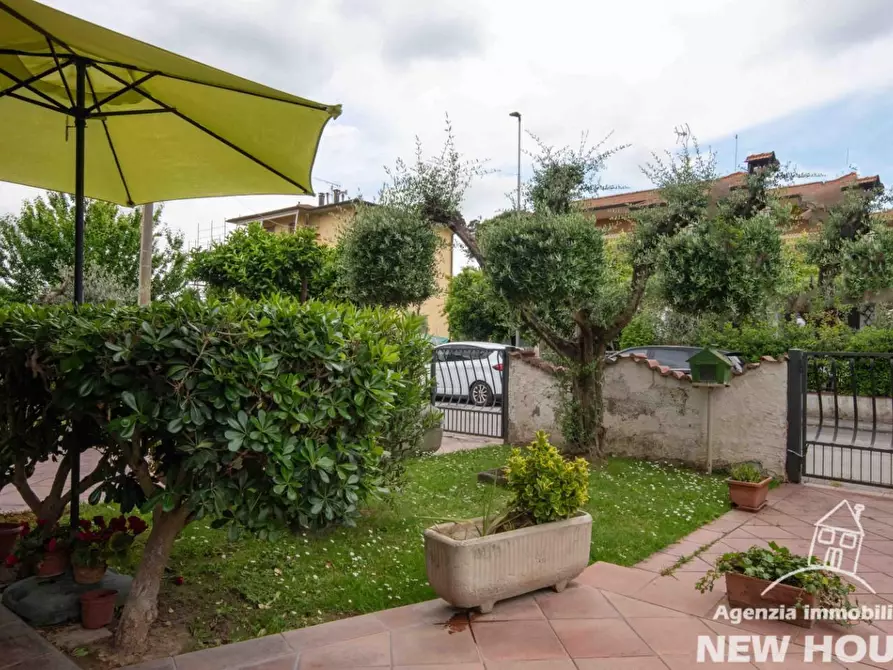 Immagine 20 di Villa in vendita  a Vecchiano