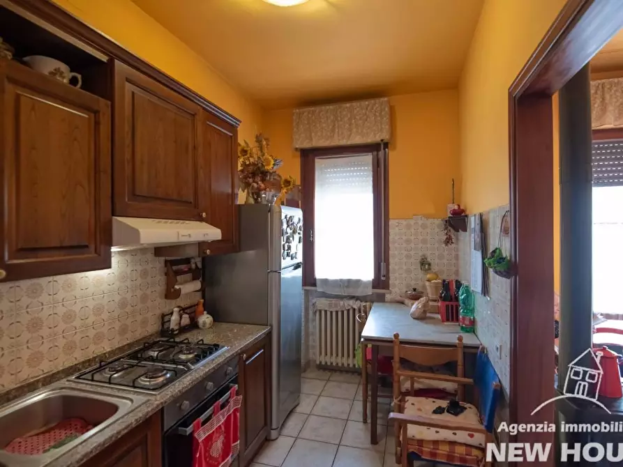 Immagine 13 di Villa in vendita  a Vecchiano