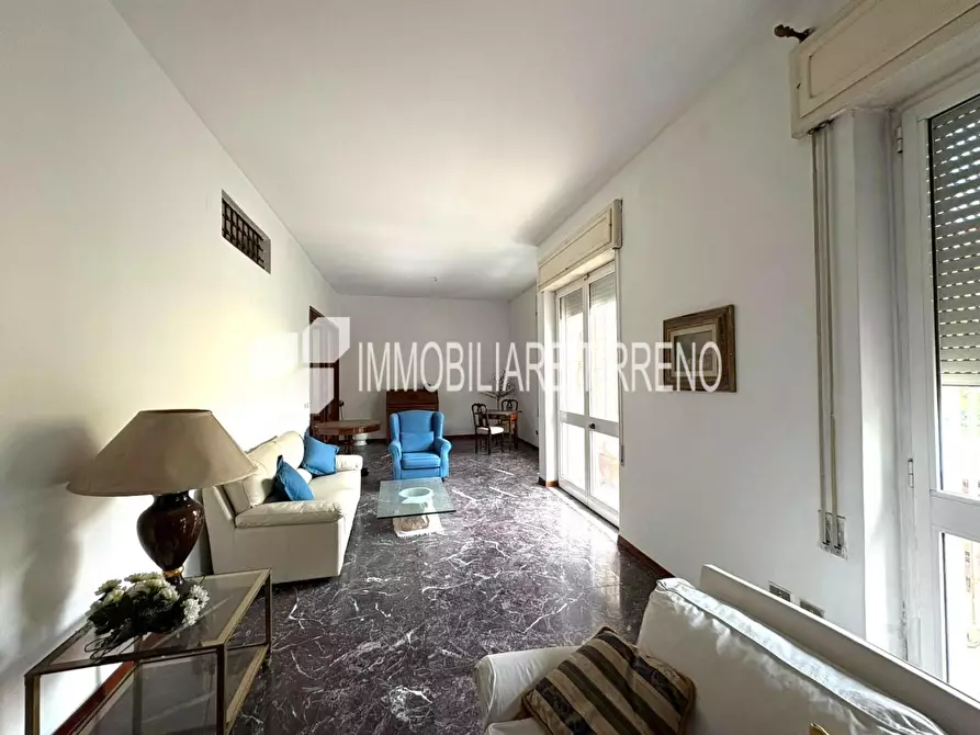 Immagine 1 di Appartamento in vendita  a Massa