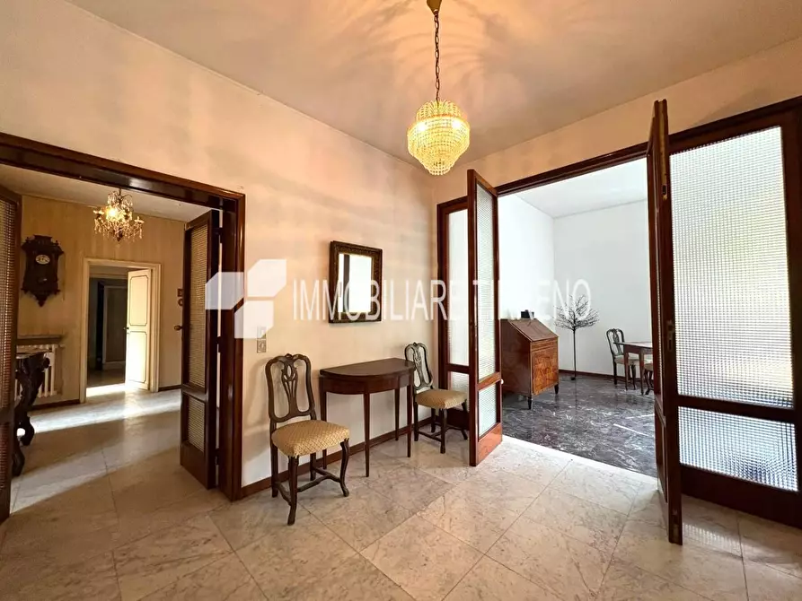 Immagine 3 di Appartamento in vendita  a Massa