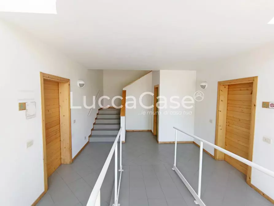 Immagine 13 di Ufficio in affitto  a Lucca