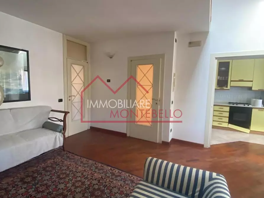 Immagine 32 di Villa in vendita  a Viareggio