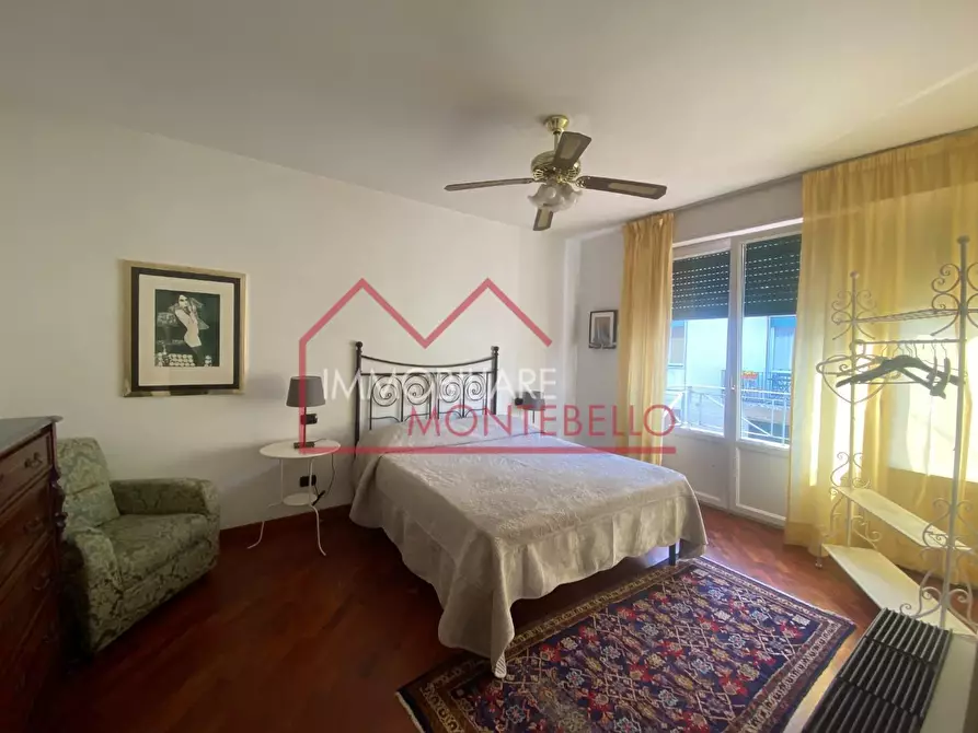 Immagine 14 di Villa in vendita  a Viareggio