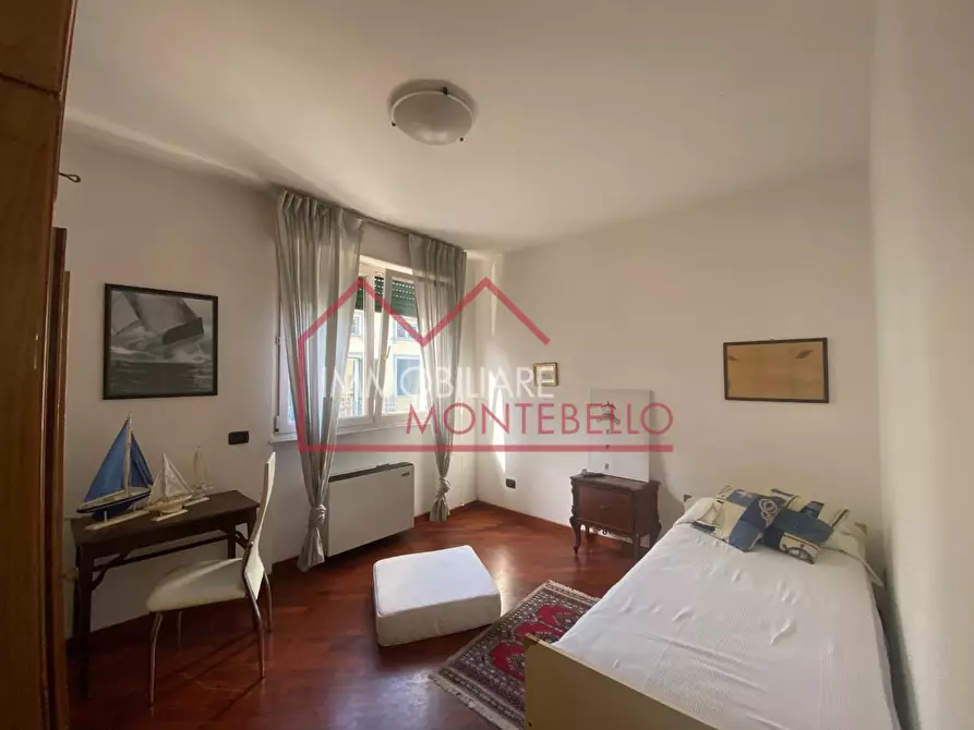 Immagine 11 di Villa in vendita  a Viareggio