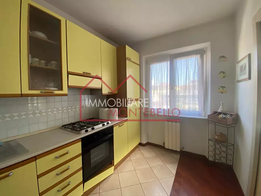 Immagine 27 di Villa in vendita  a Viareggio