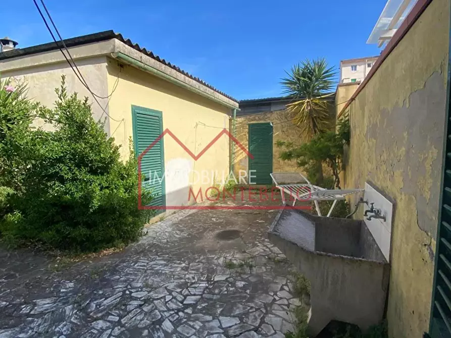 Immagine 45 di Villa in vendita  a Viareggio