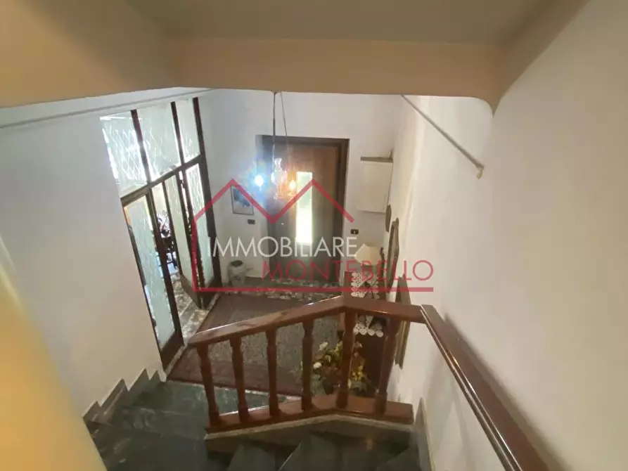 Immagine 38 di Villa in vendita  a Viareggio