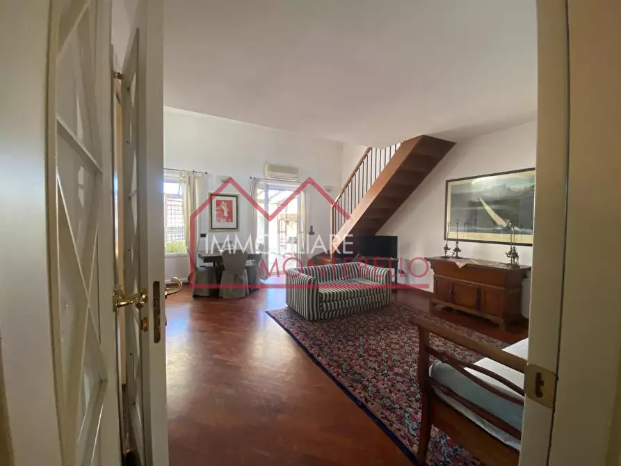 Immagine 15 di Villa in vendita  a Viareggio