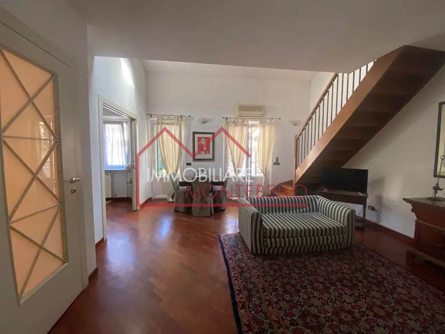 Immagine 9 di Villa in vendita  a Viareggio