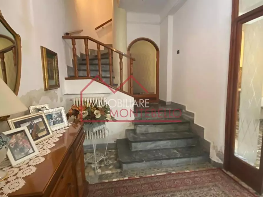 Immagine 35 di Villa in vendita  a Viareggio