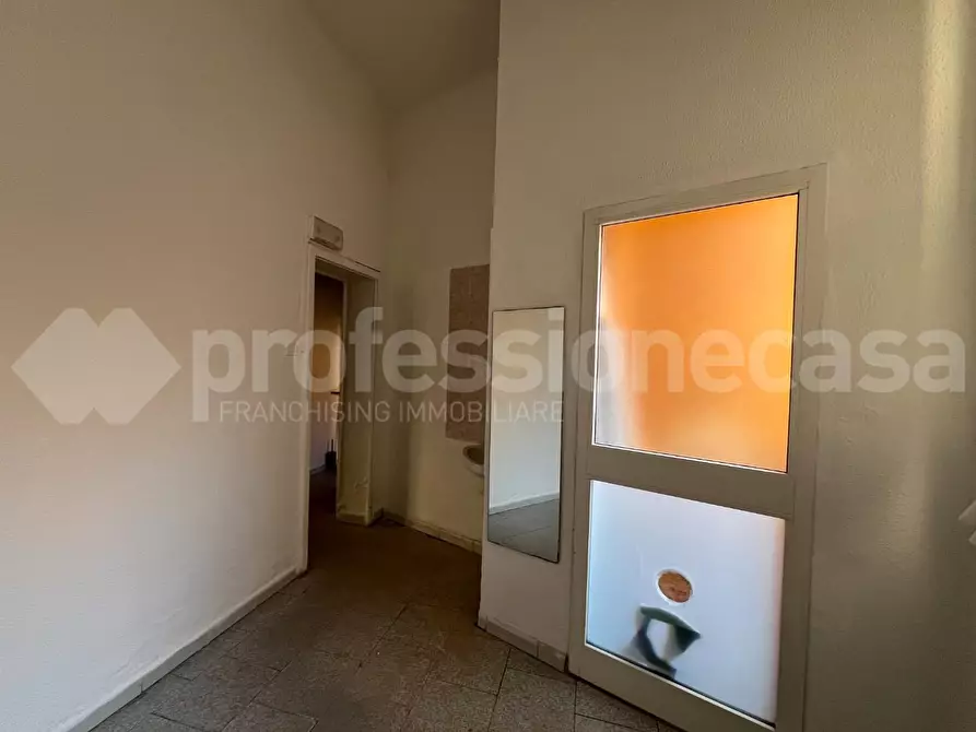Immagine 10 di Locale commerciale in vendita  a Pisa