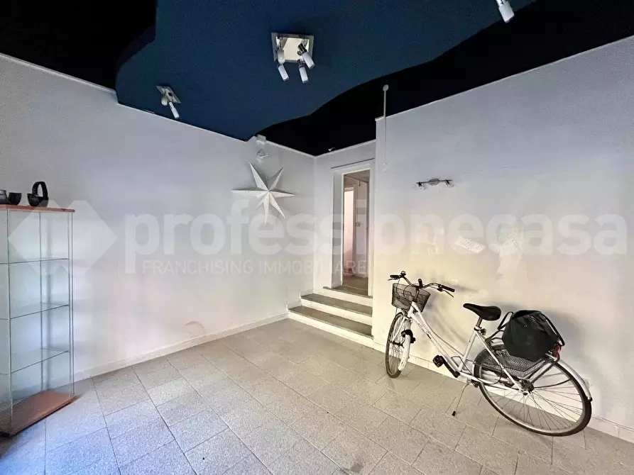 Immagine 3 di Locale commerciale in vendita  a Pisa