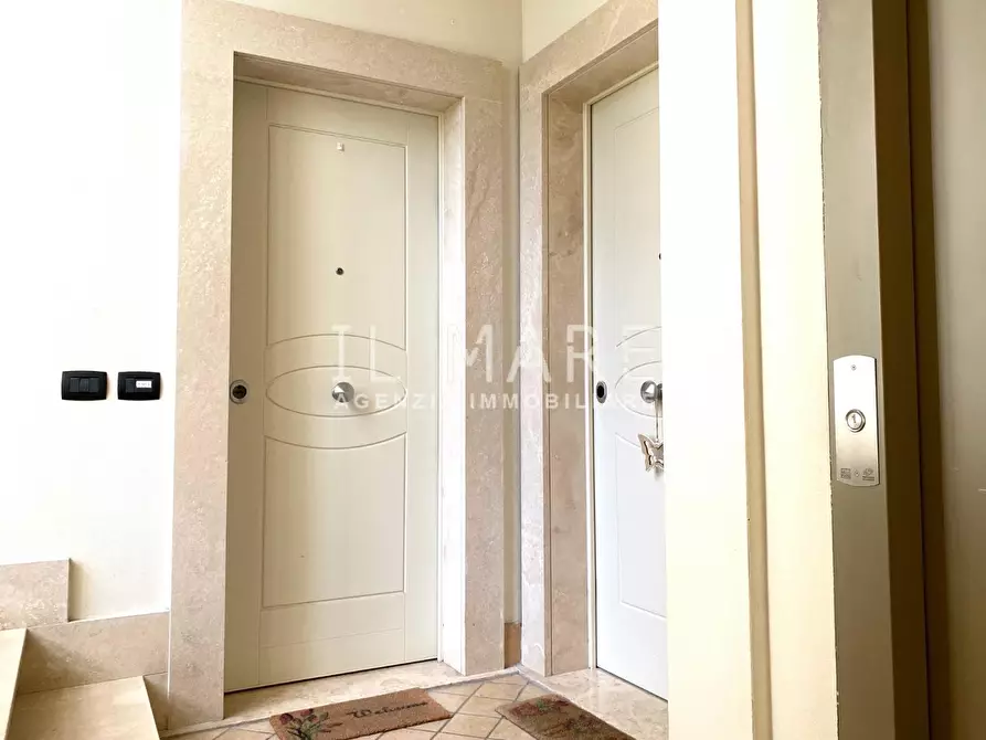 Immagine 23 di Appartamento in vendita  a Massa