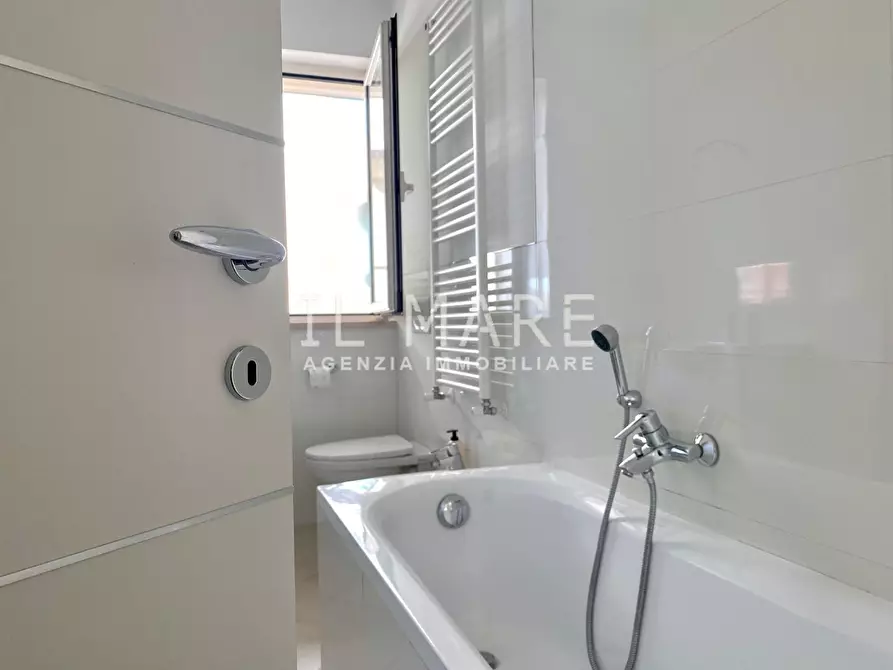 Immagine 16 di Appartamento in vendita  a Massa