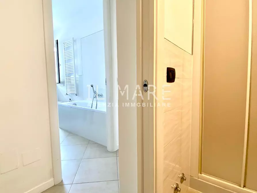 Immagine 18 di Appartamento in vendita  a Massa