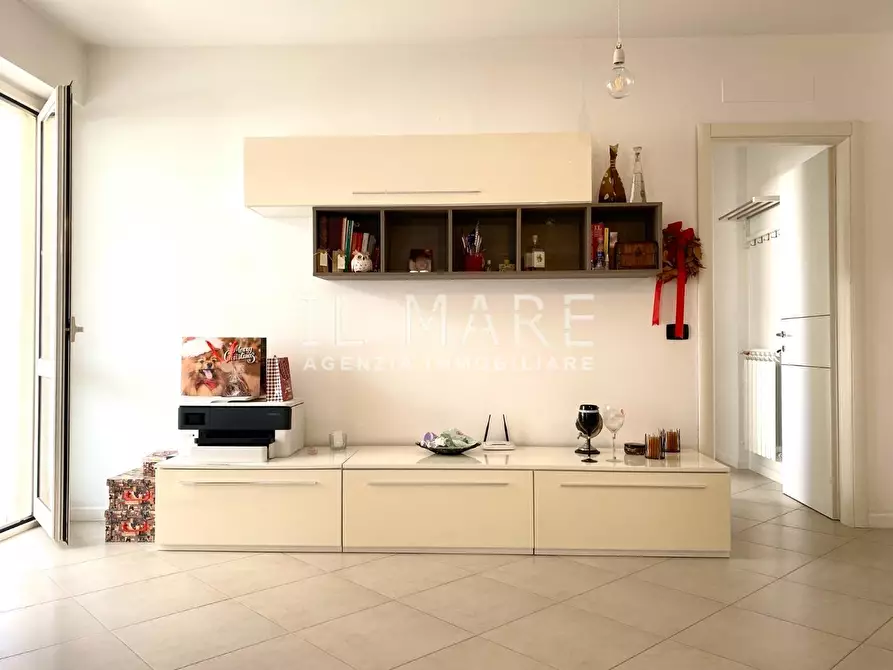 Immagine 2 di Appartamento in vendita  a Massa