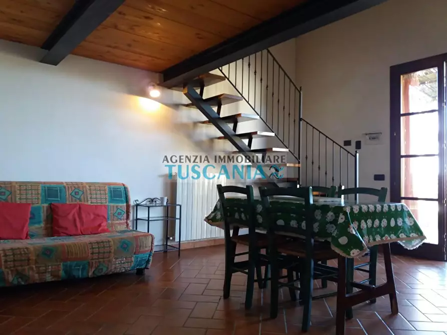 Immagine 2 di Appartamento in vendita  a Cecina