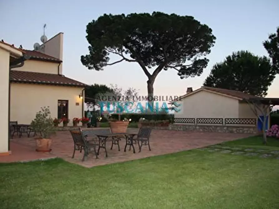 Immagine 1 di Appartamento in vendita  a Cecina