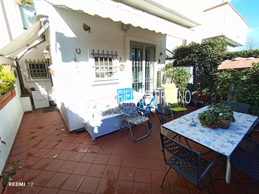 Immagine 2 di Villetta a schiera in vendita  a Massa