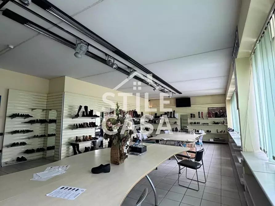 Immagine 13 di Capannone industriale in vendita  a Altopascio