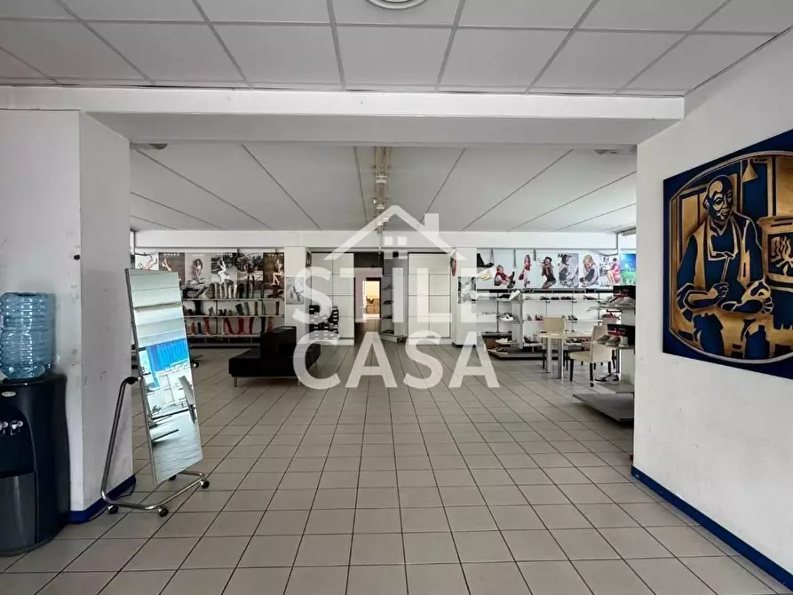 Immagine 5 di Capannone industriale in affitto  a Altopascio