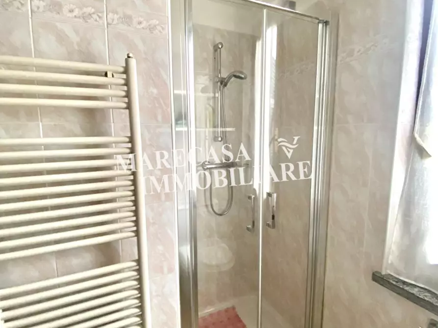 Immagine 10 di Appartamento in vendita  a Massa