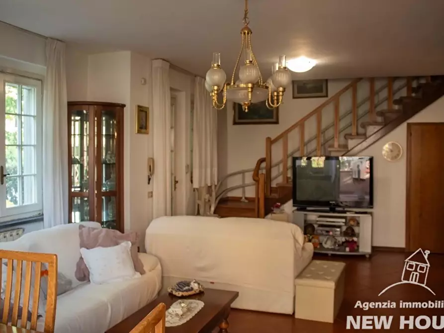 Immagine 1 di Villetta a schiera in vendita  a San Giuliano Terme