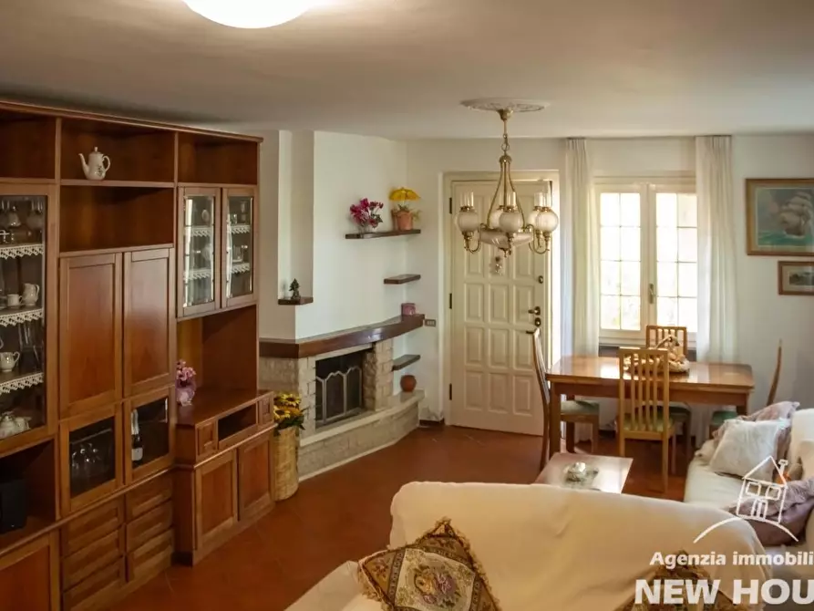 Immagine 2 di Villetta a schiera in vendita  a San Giuliano Terme